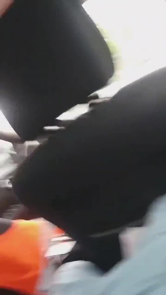 ساک زدن دختر محجبه تو ماشین پارتنرش
