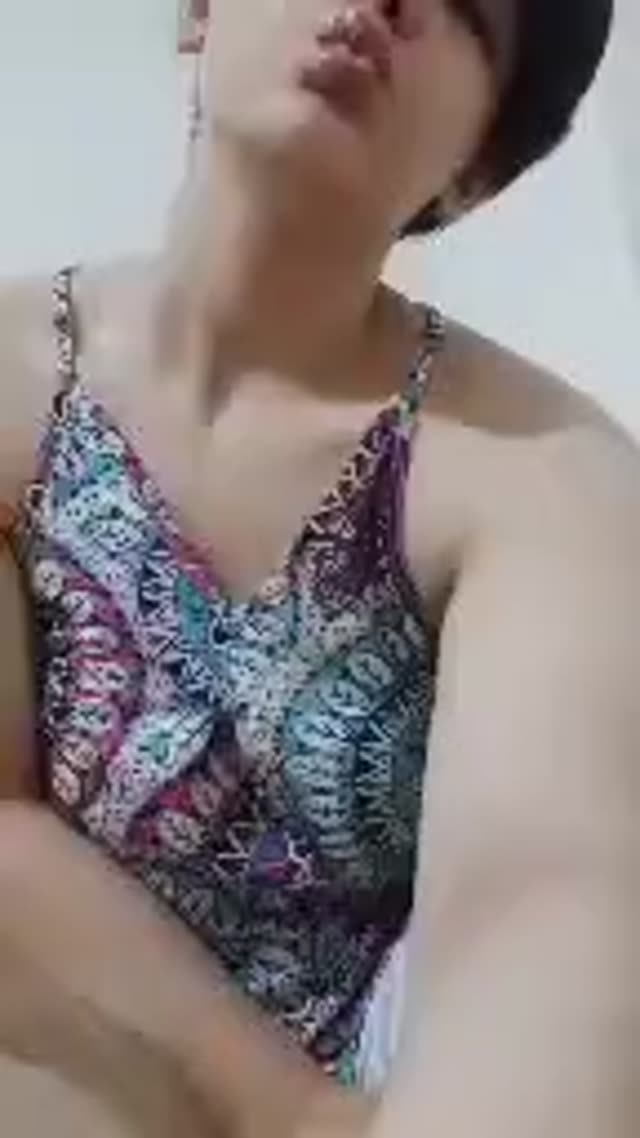 نمایش کون و شیک زدن دختر سکسی