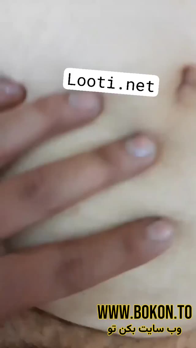 سکس پسر جوون با دولش یه سن بالارو میکنه.mp4