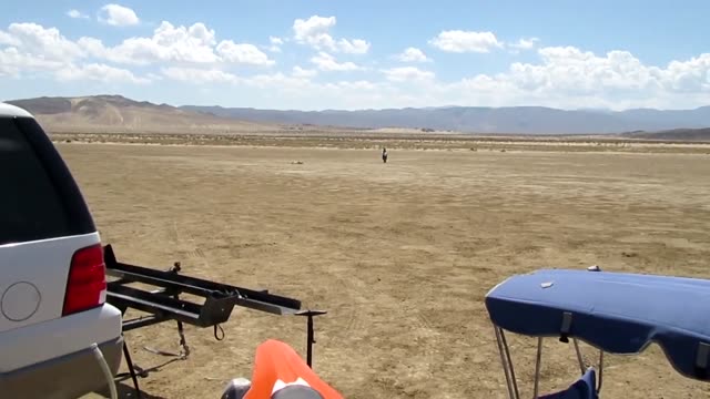 Perfect cock blowing in the desert