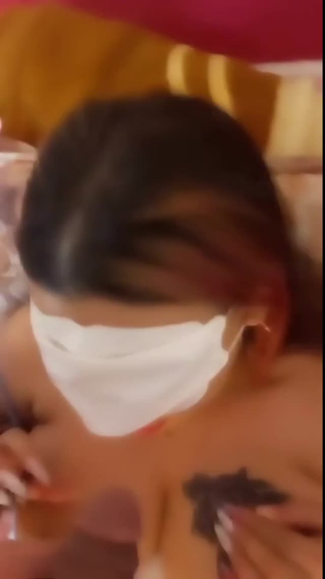 ساک زدن دختر حشری با ماسک پارت اول