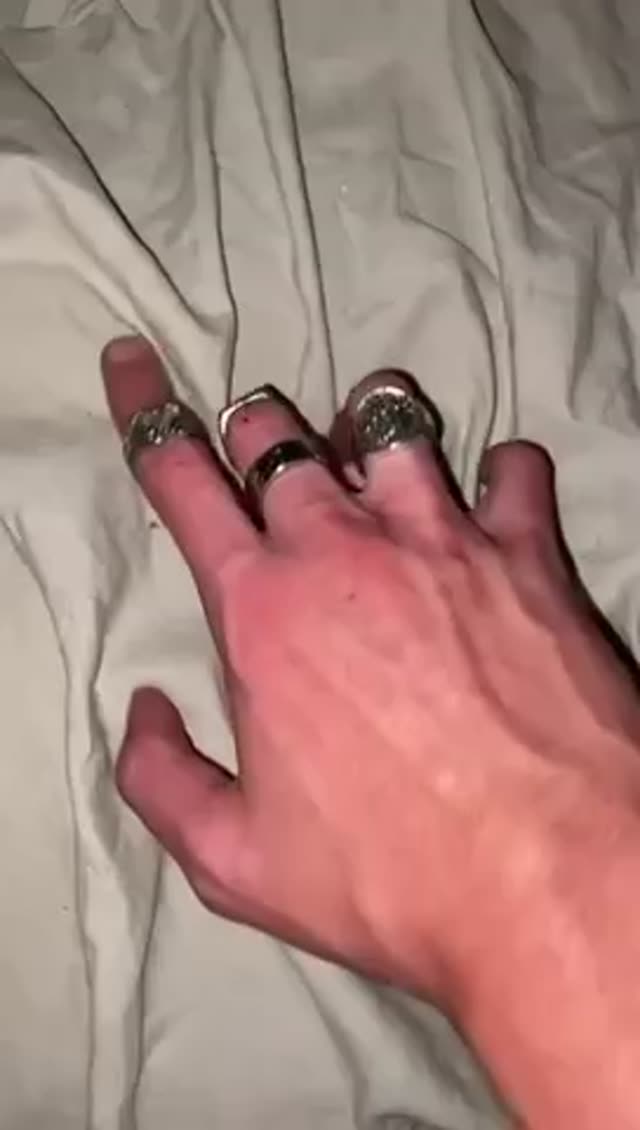 اگه دستاشو اینطوری نگیری هر چقدر تلمبه بزنی فایده نداره😾😾😾💔