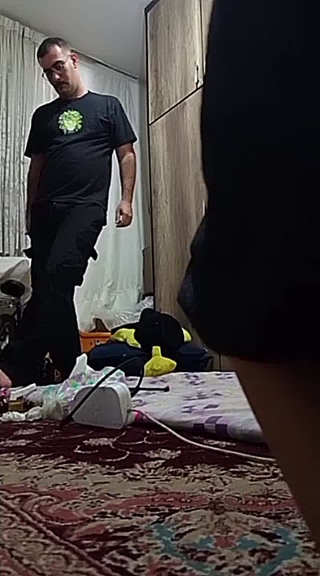 سکس زوج هورنی وطنی رو زمین