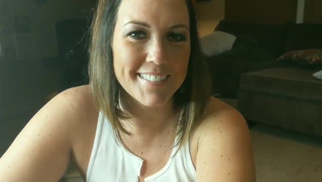 BBW milf gives tremendous dick suck and swallow