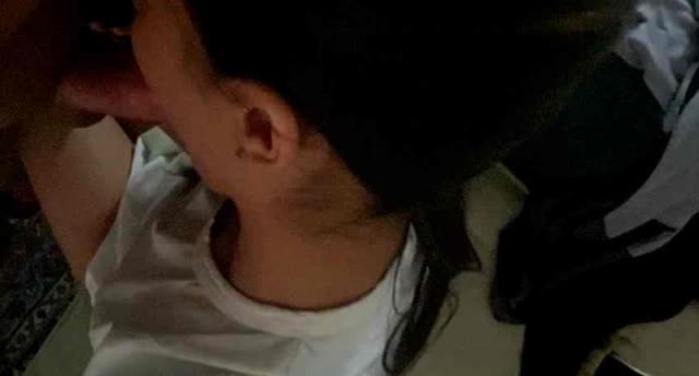 ساک زدن پارتنر داغ مو مشکی
