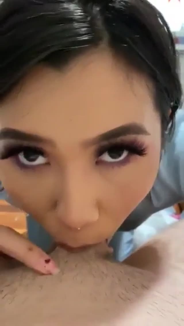 Hot asian blows her man