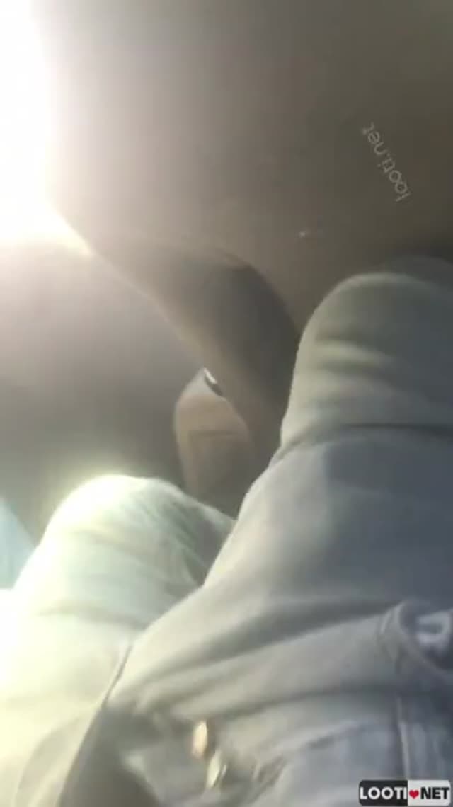 ساک زدن میلف سکسی عقب ماشین برا پسره