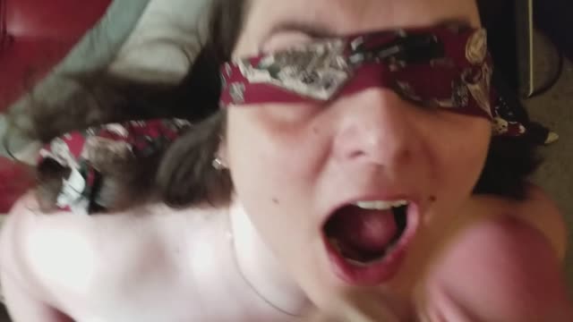 Great facial and suck for this cum-whore