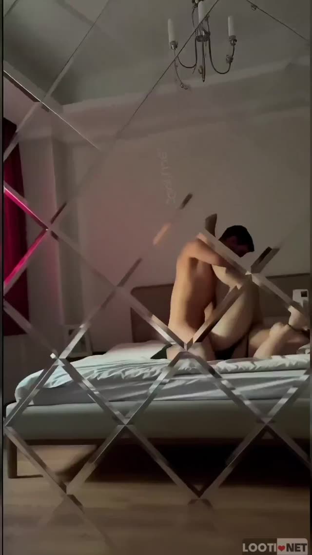 سکس روج ایرانی روبرو آینه رو تخت
