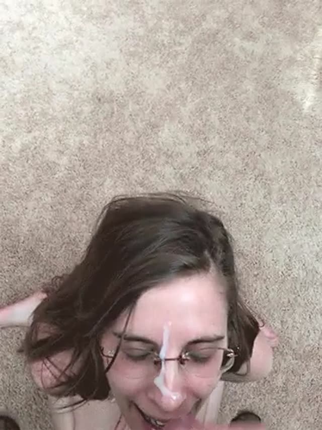 Nerdy wife gets a massive facial