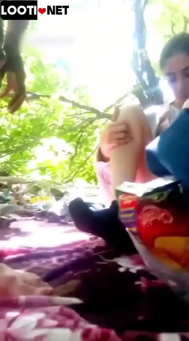 از سکس توی باغ واسه پسره ساک میزنه پاهاشو میده بالا میزنه توش