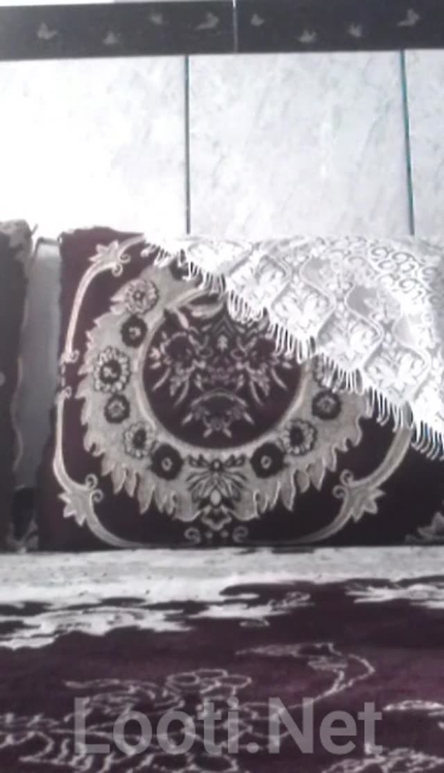 دختره اول موز میکنه تو کونش بعد کصش رو میماله و خودارضایی میکنه