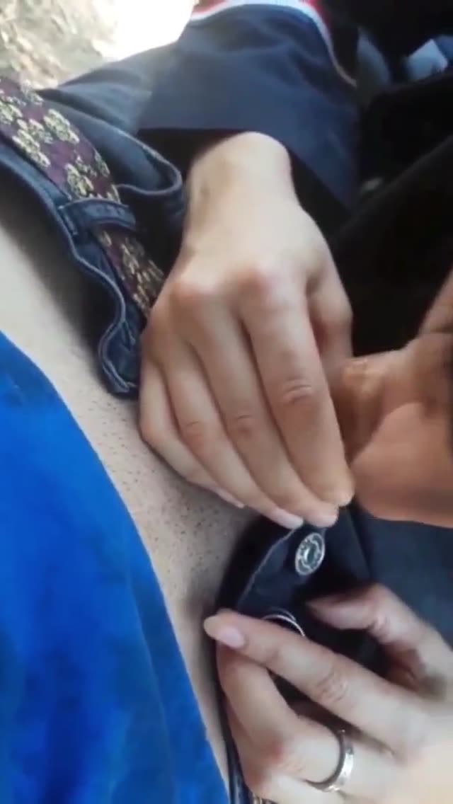 ساک زدن دختر محجبه ایرانی