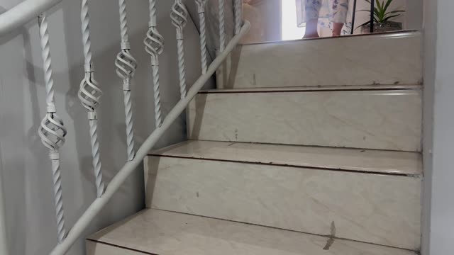 ساک زدن و سکس میلف سکسی ایرانی تو راه پله