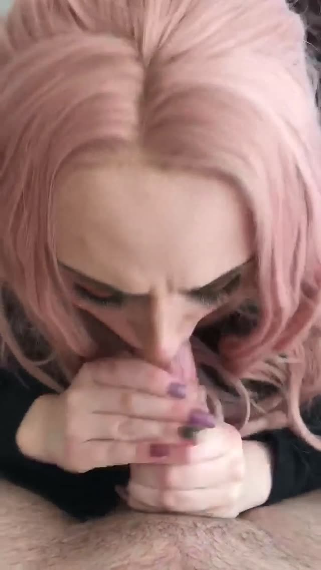 Cute emo gives complete blowjob