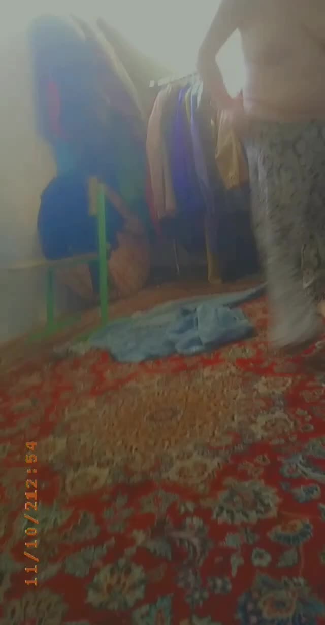 کلیپ مخفی کوتاه از شلوار پوشیدن زن ایرانی