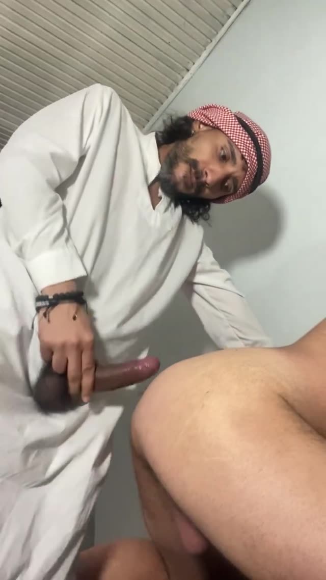 ⚜️ گاییدنِ صولاخ پسرا با کیرِ عربی
