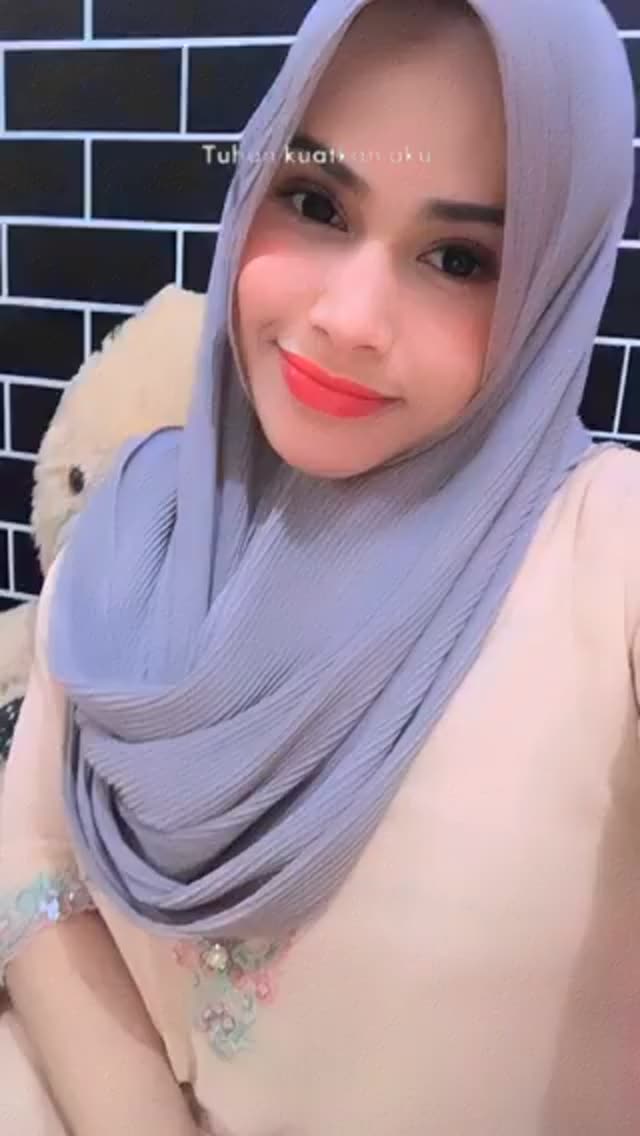 넥 ترنس با حجاب!