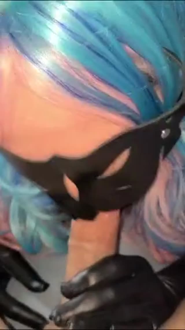 Melanie costume blowjob