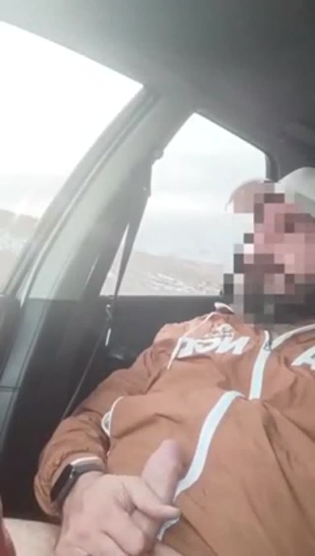 یه وطنی ناب تو ماشین عجب کوسی گایییییید👏👏👏