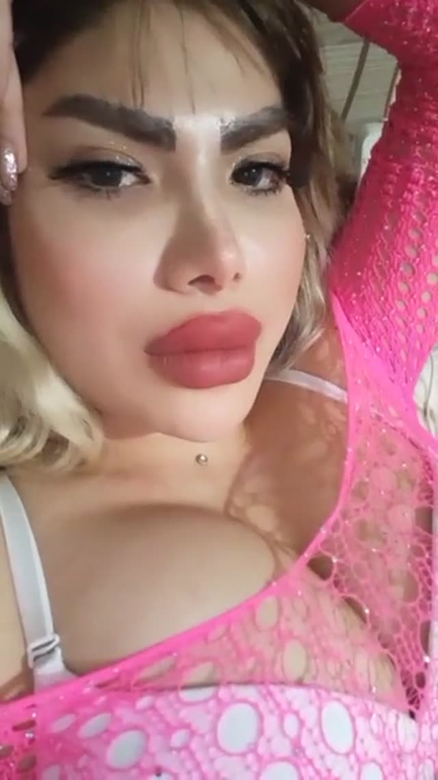 لابو سکسی فرناز مرادی با ست صورتی