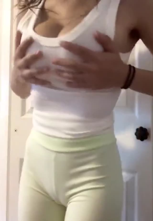 کص های بیرون زده از روی شلوار(camel toe)🔥🤤...♣(فیلم و عکس)