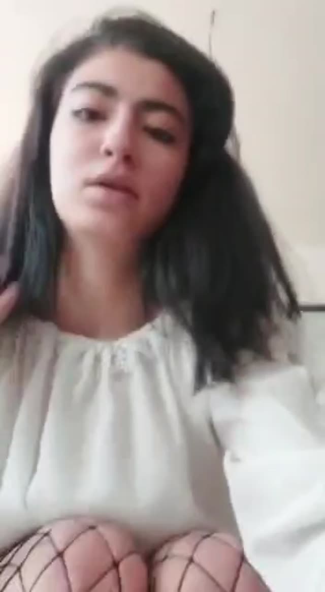 نمایش بدن سکسی دختر خوشگل ایرانی