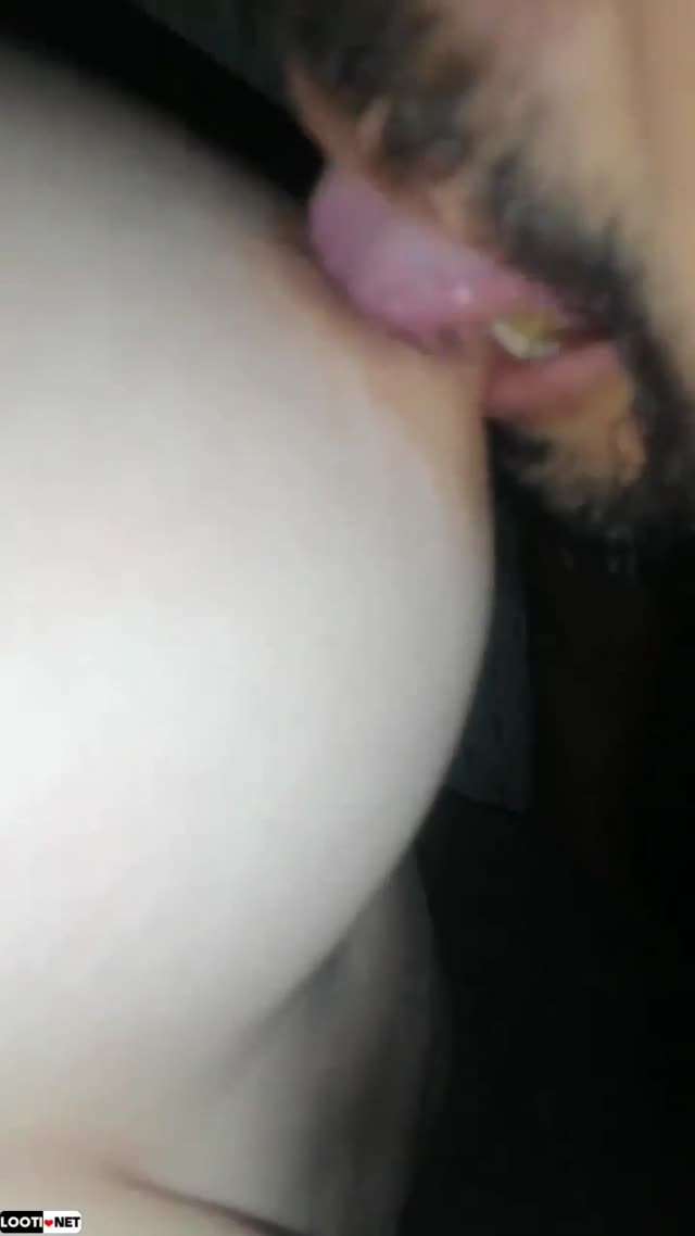 نسخه کامل سکس با ددی قسمت دوم تو ماشین ممه هاشو میخوره و کونشو میگاد