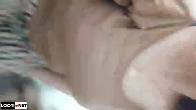 بدن نمایی میلف گوشتی سفید کص تپل صورتیش نشون میده