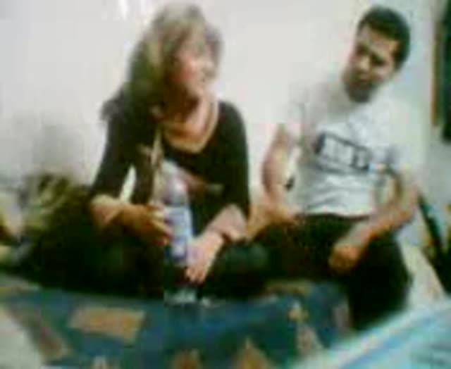 Iranian Hot Couple Sex Wife Gives Blowjob in the Bedroom