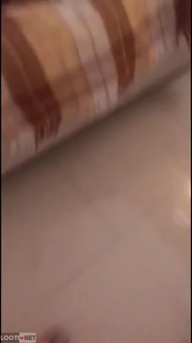 کوسشو بعد سکس تمیز میکنه.mp4