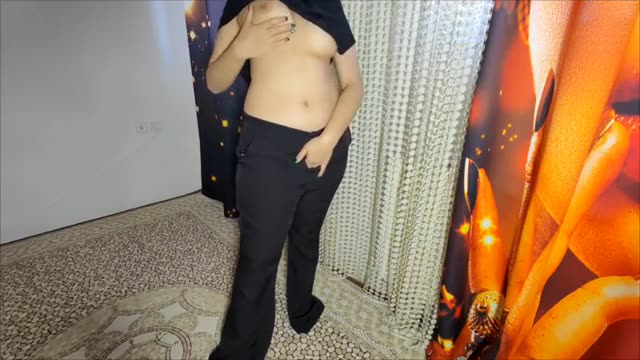 دختر و پسر به صورت داگی استایل و در حالت های مختلف سکس میکنن.mp4
