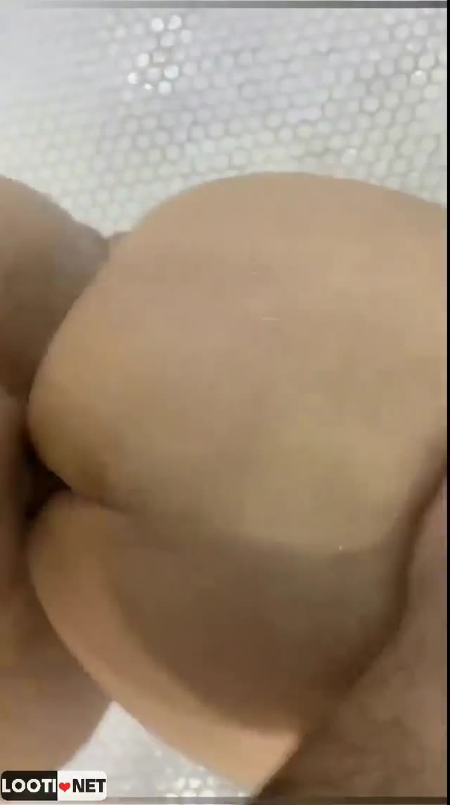 ساک زدن و گاییدن میلف وطنی تو ویلا