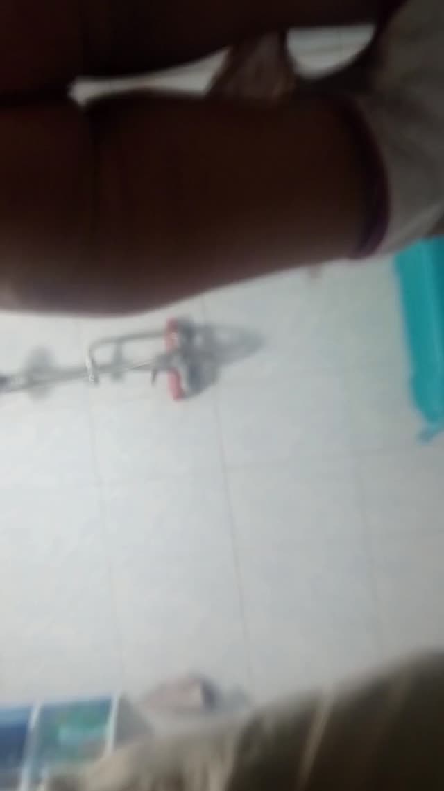 سکس و ارضا شدن محمد و هدیه تو حمام