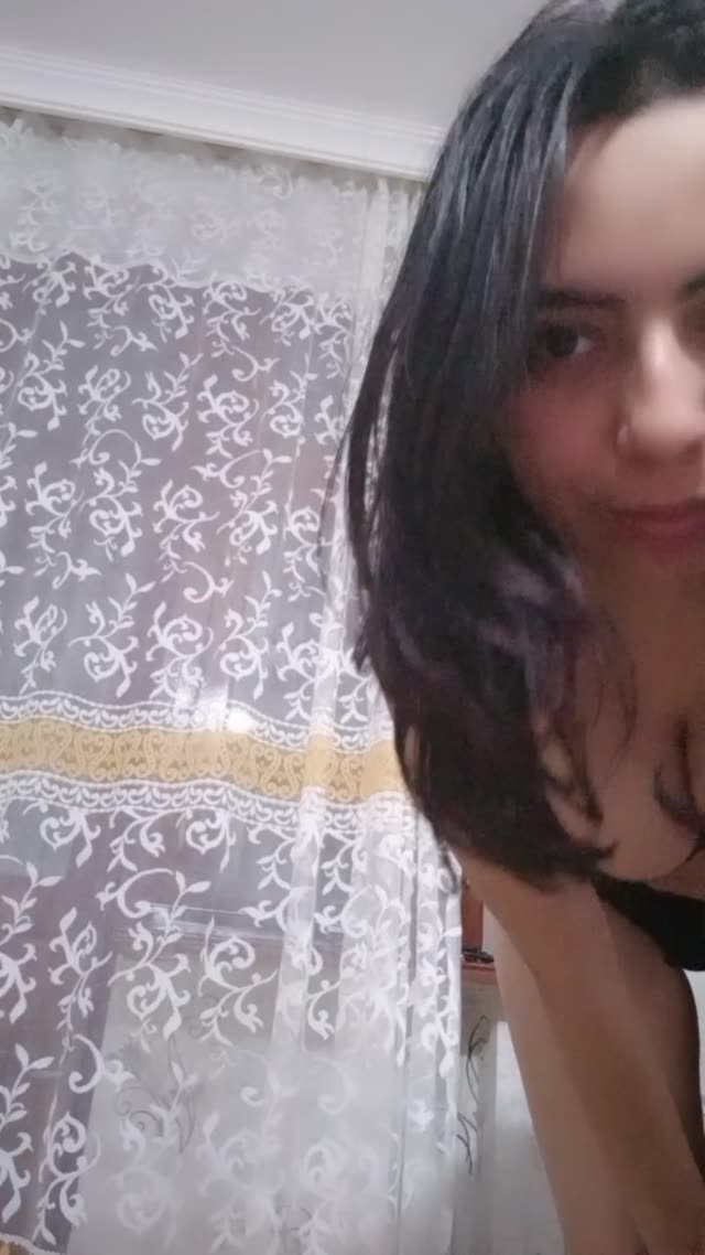 لایو لختی و دلبری دختر ناز و سکسی