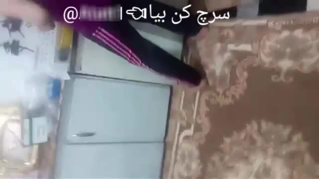 اسپنک زدن به کون زنش تو آشپزخونه