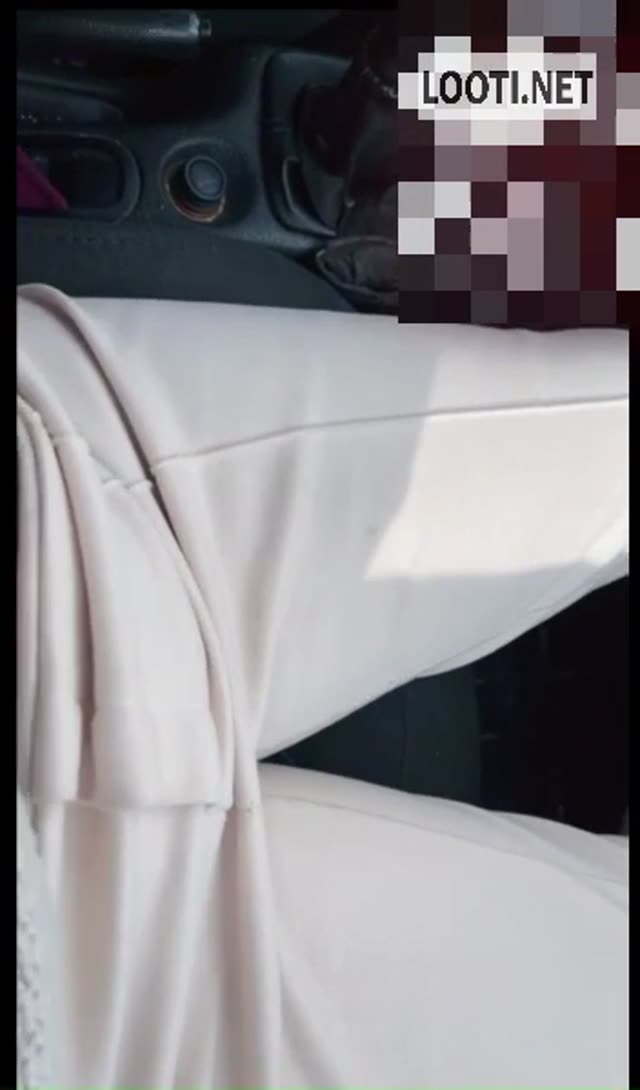 مرده تو ماشین داره کس دوست دخترشو میماله دختره هم کیر پسره رو میماله