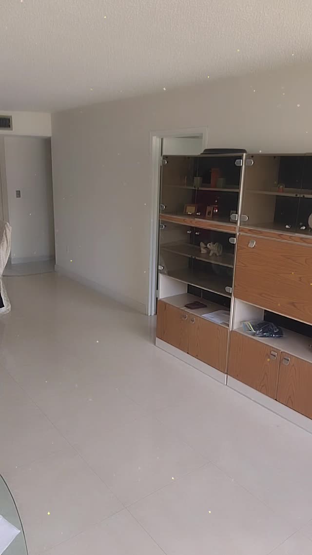 لایو سکسی رقص و دلبری میلف جذاب ایرانی