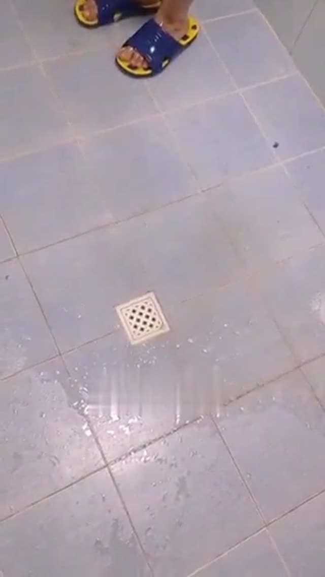 حمام کردن دختر سکسی ایرانی