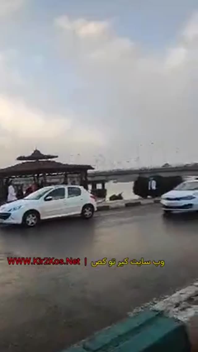 تو ماشین کص دوس دخترشو دست میزنه از رو ساپورت.mp4
