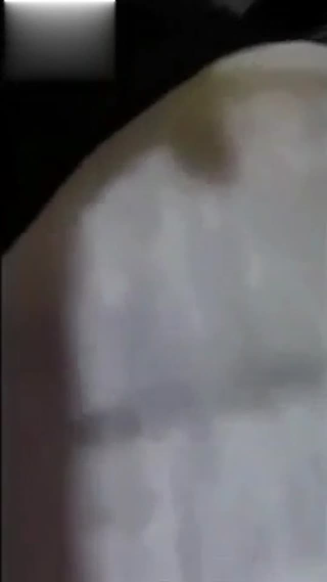 تو ماشین براش جغ میزنه و ساک میزنه