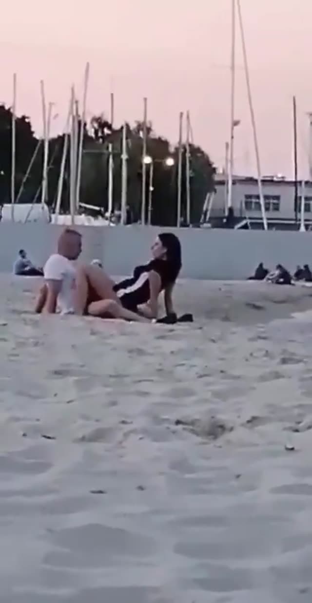 وسط ساحل داره تقه میزنه!!!!