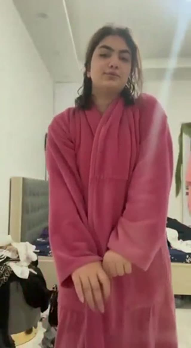 بدن نمایی دختر سکسی با حوله
