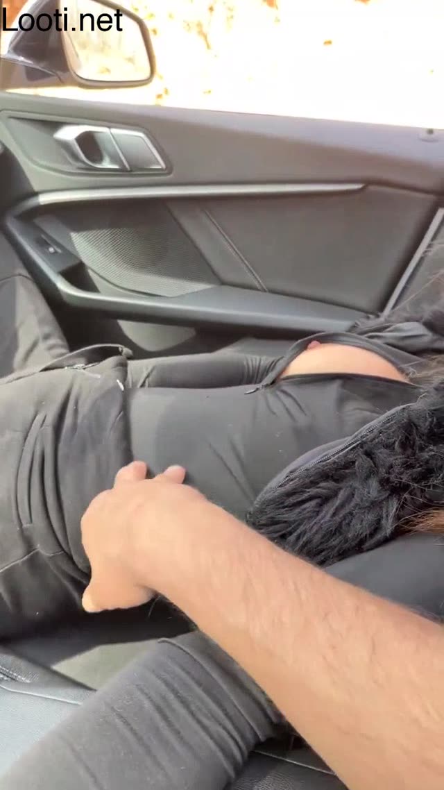داف بیزینسی تو ماشین برا پسره جق میزنه ازش لب میگیره