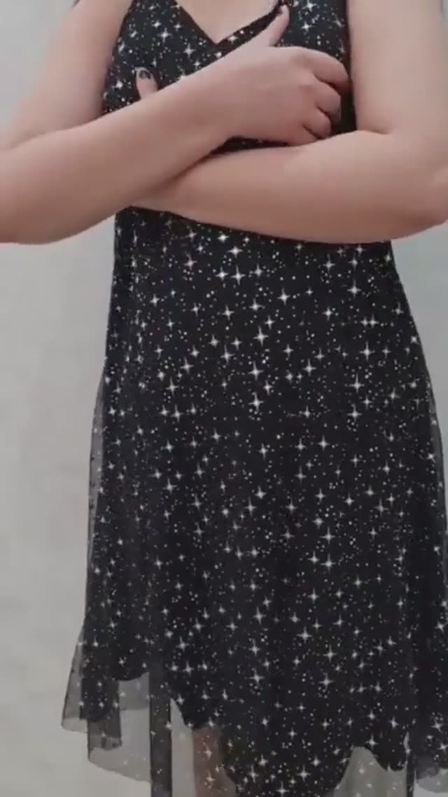 Hot Ass Lida Showing off her Body