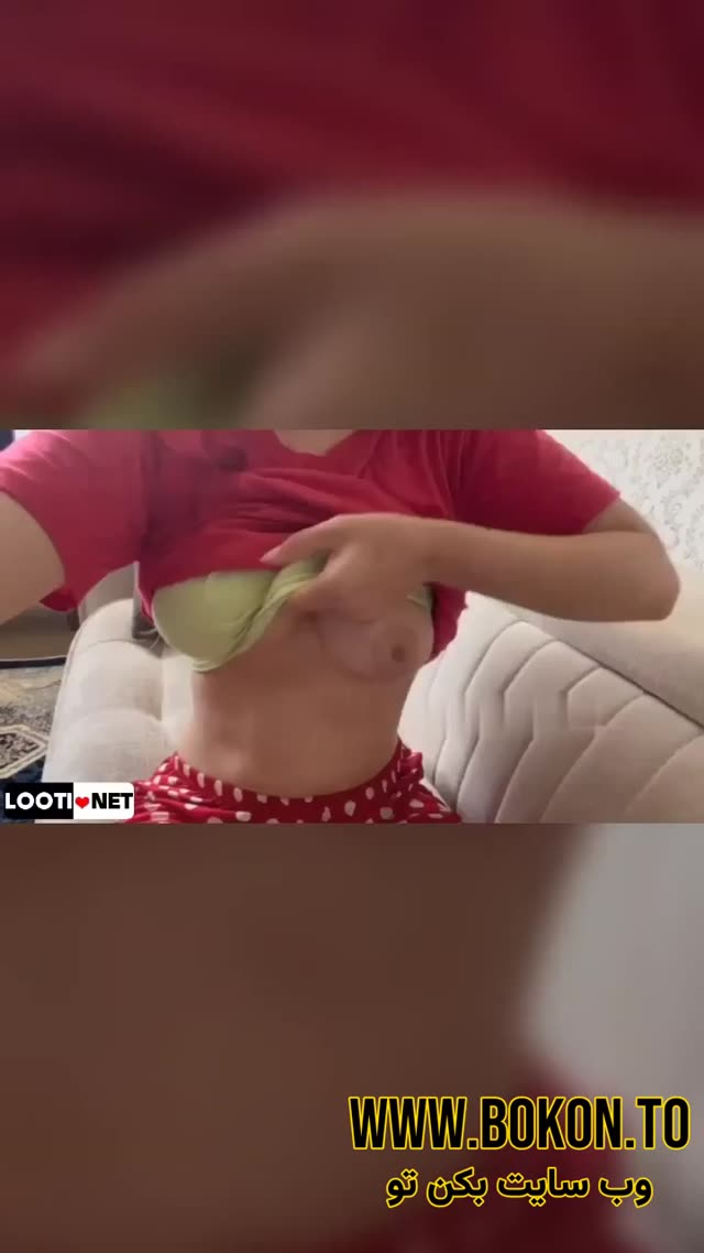 تینیجر گوشتی حشری اندامش نشون میده و کص تپلش میماله.mp4