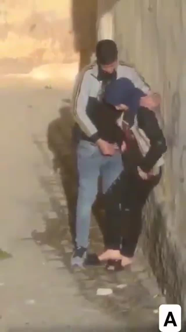 هندجاب و عشق بازی محجبه ترک با پارتنرش تو کوچه