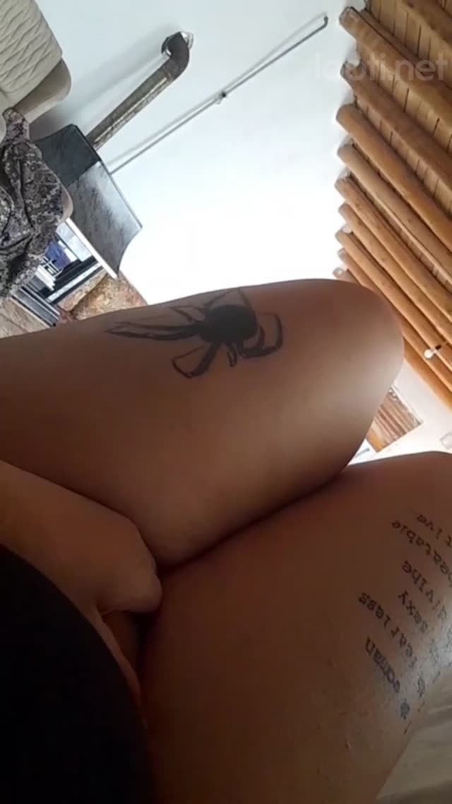 بدن نمایی همراه با چهره دختر شهوتی ایرانی
