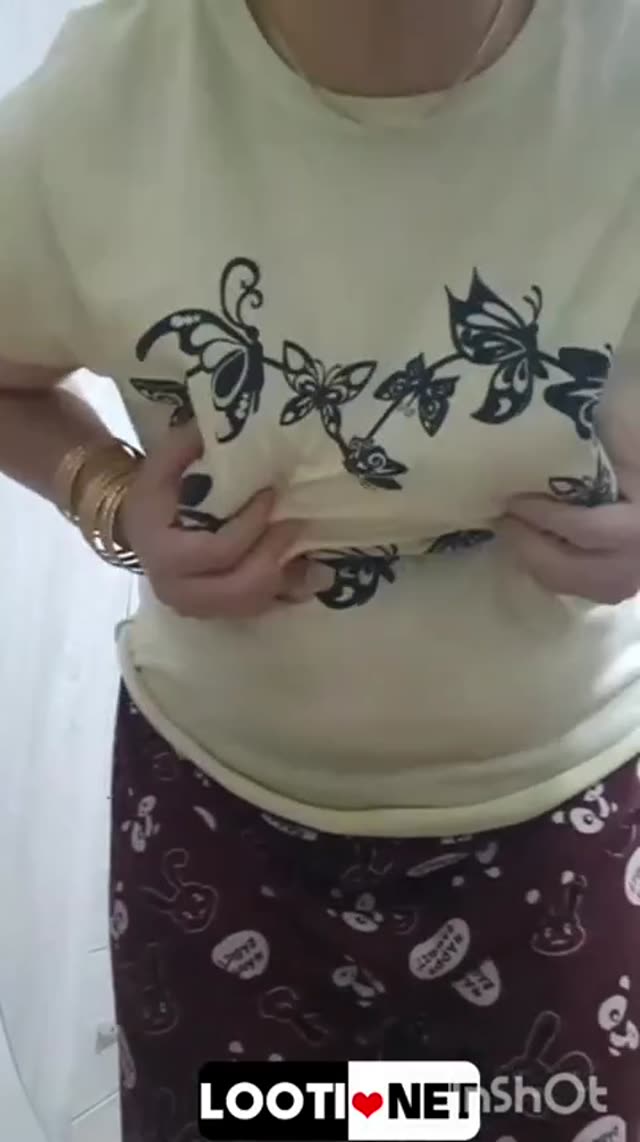 بدن نمایی زن جاافتاده وطنی اصلا بدنش حرف نداره.mp4
