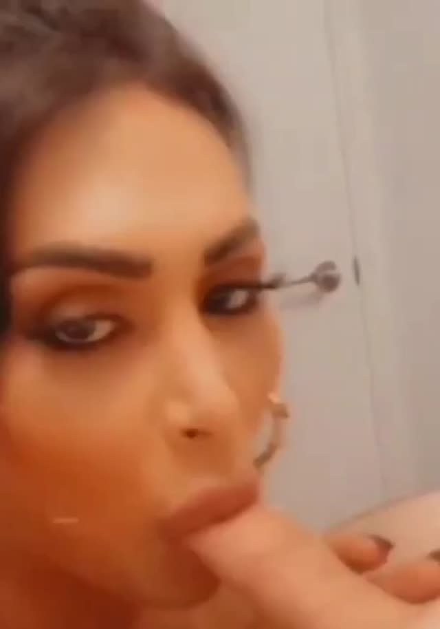 ساک زدن کیر سایز کوچیک از زن کاردرست